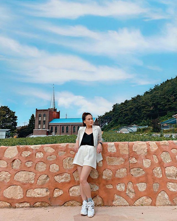 Ngày thường ăn diện kiểu bánh bèo, Bảo Thanh trong mùa dịch bỗng hoá nam nhi-16