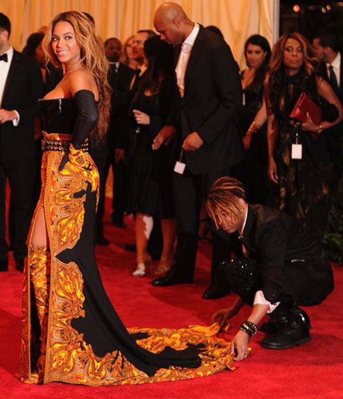 Stylist hé lộ 8 bí mật thời trang thảm đỏ của các ngôi sao khiến ai cũng phải thán phục vì quá kỳ công-2