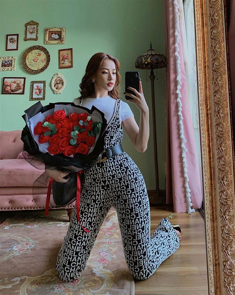 Diện bộ jumpsuit gần 80 triệu, Chi Pu mix đồ cực kỳ cao tay thậm chí còn có thể so bì độ gợi cảm với cả Kylie Jenner-2