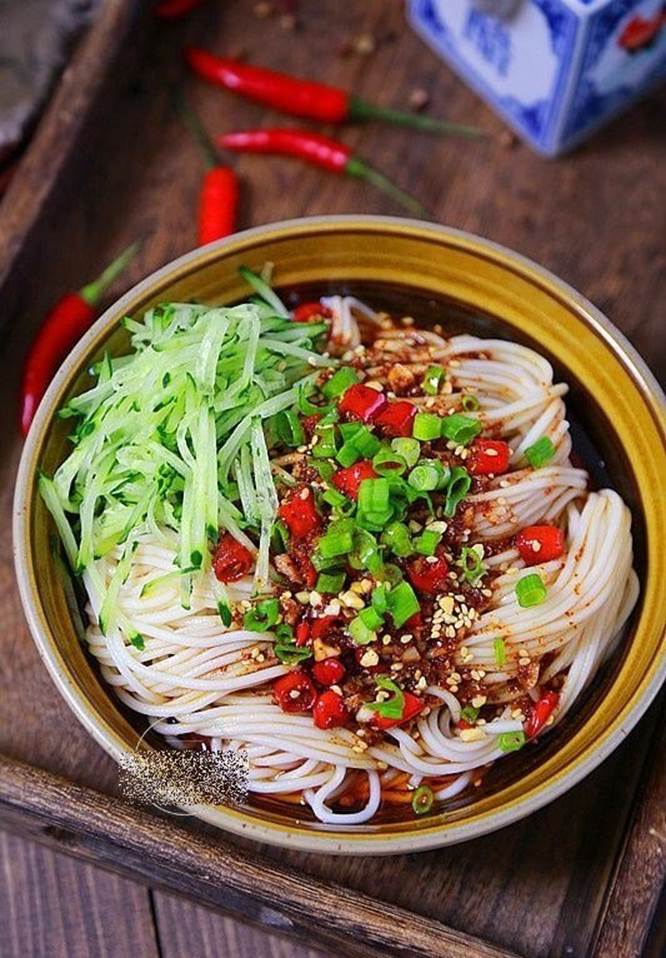 10 phút có ngay mì trộn sốt cay xua tan cái lạnh-5
