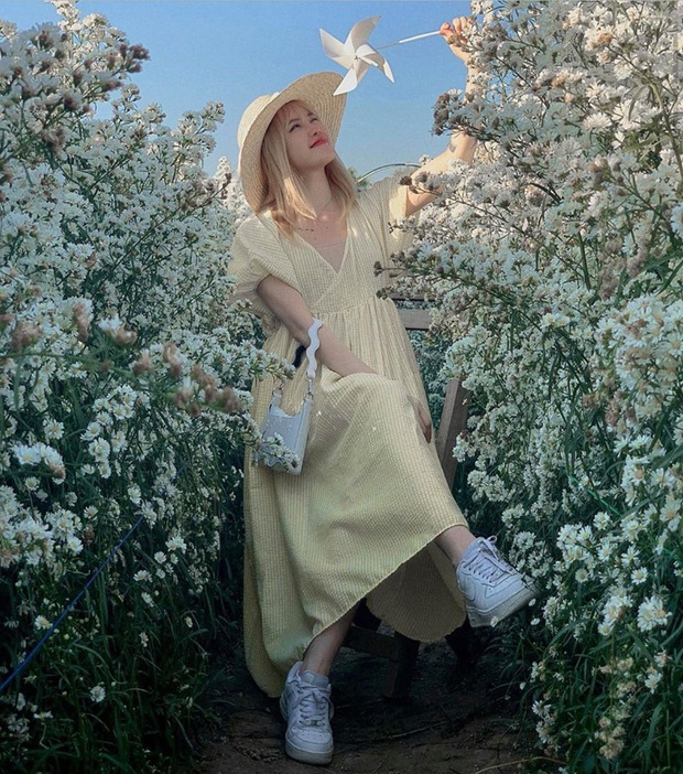 Valentine Sơn Tùng M-TP và Thiều Bảo Trầm đưa nhau đi trốn về miền quê, không check-in chung nhưng vẫn để lộ bằng chứng?-6