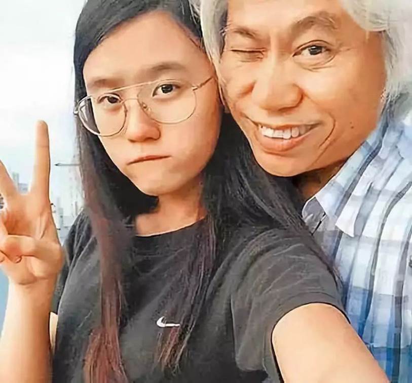 Vượt qua rào cản tuổi tác, bất chấp phản đối từ gia đình và dư luận, cặp đôi ông - cháu cách nhau 40 tuổi vừa kỉ niệm 7 năm yêu nhau-2