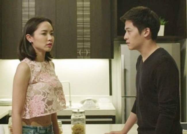 Cứ ăn xong em chồng lại kêu mệt rồi về phòng nằm xem phim, chị dâu liền ra tay trị bệnh khiến cô nàng phải ngượng mặt thay đổi-1