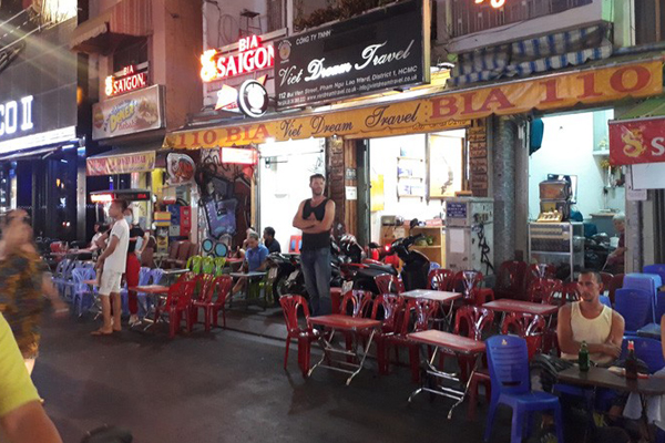 Khu chợ lớn nhất Hà Nội đìu hiu giữa thời dịch Covid-19-15