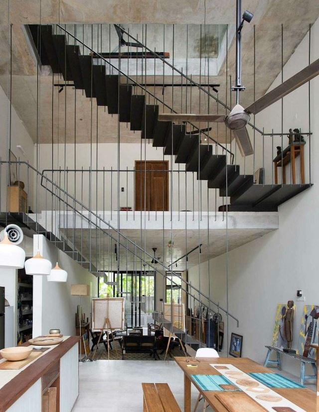 Bất ngờ ngôi nhà 3 tầng trồng hơn 40 loại cây ăn quả giữa phố thị chật chội-7