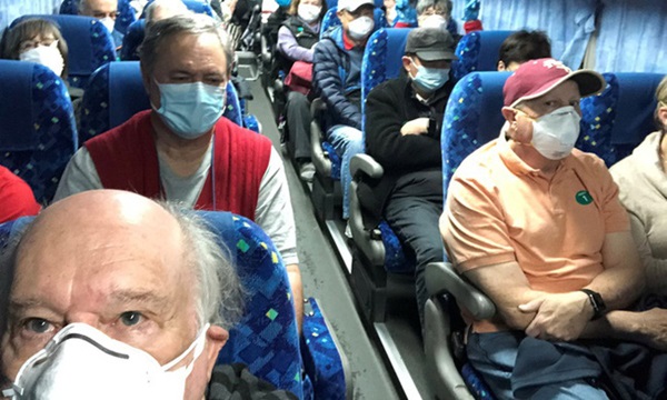 Nữ du khách trên con tàu được cập cảng ở Campuchia dương tính lần 2 với Covid-19, Mỹ đưa công dân rời khỏi ổ dịch ở Nhật-2