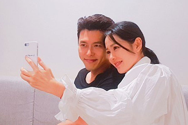 Hyun Bin ngoài đời thích diện vest như quý ông, vuốt tóc lãng tử-8