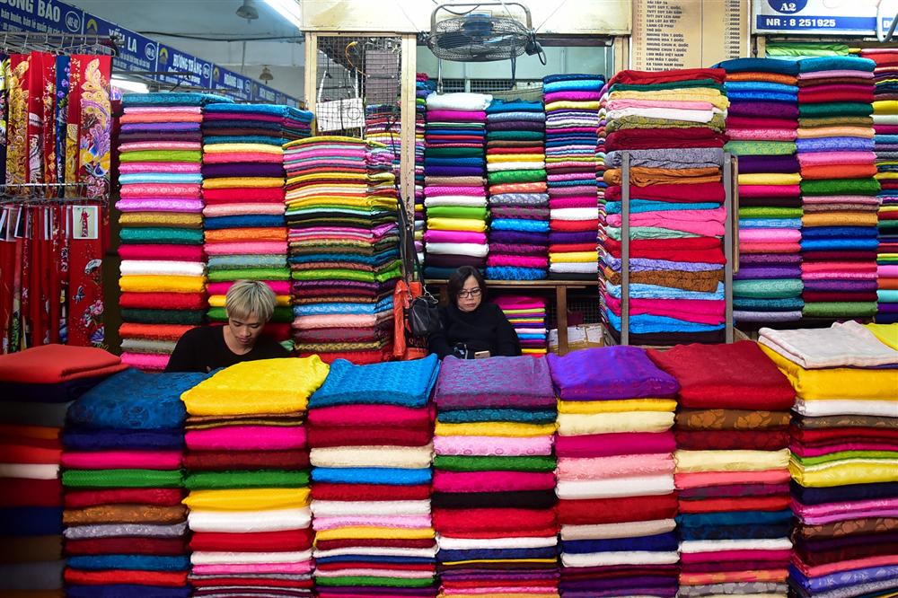 Khu chợ lớn nhất Hà Nội đìu hiu giữa thời dịch Covid-19-1