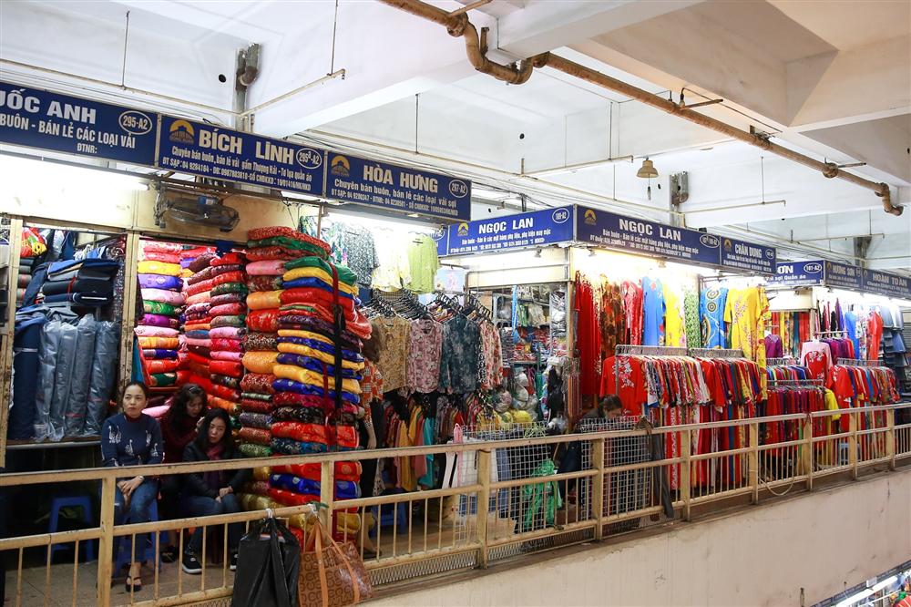 Khu chợ lớn nhất Hà Nội đìu hiu giữa thời dịch Covid-19-3