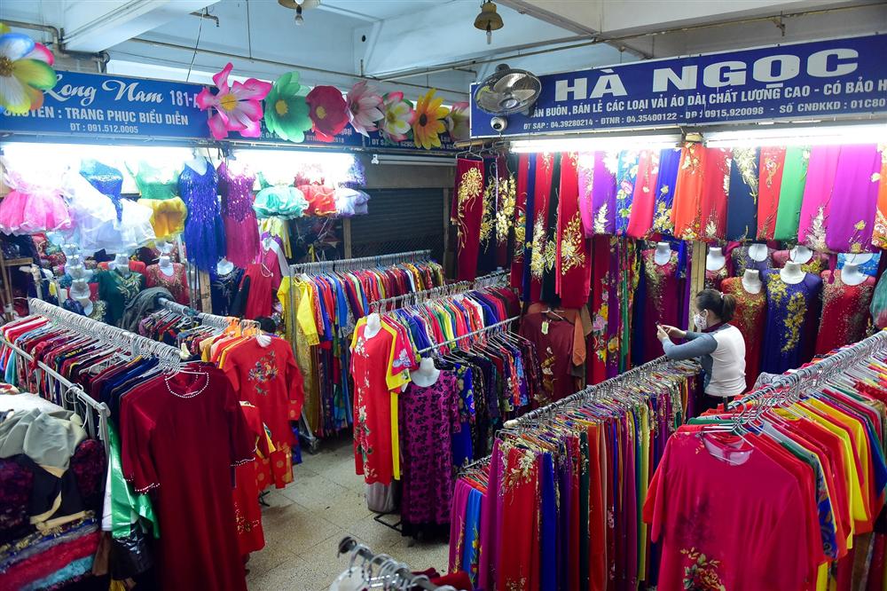 Khu chợ lớn nhất Hà Nội đìu hiu giữa thời dịch Covid-19-4