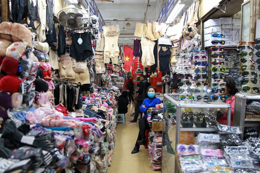 Khu chợ lớn nhất Hà Nội đìu hiu giữa thời dịch Covid-19-9