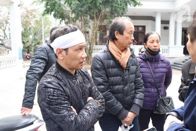 Sau vụ tai nạn khiến cô gái dẫn con ăn xin trên cầu Thanh Trì tử vong, còn lại người mẹ già ôm cháu nhỏ không nơi nương tựa-1