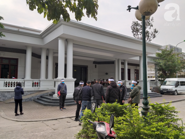 Sau vụ tai nạn khiến cô gái dẫn con ăn xin trên cầu Thanh Trì tử vong, còn lại người mẹ già ôm cháu nhỏ không nơi nương tựa-5