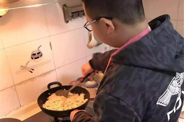 Thanh Thúy chỉ nói 1 câu con trai đang uể oải lập tức chăm chỉ, nhưng cuối cùng nữ diễn viên lại tím mặt khi phát hiện bị gài-5