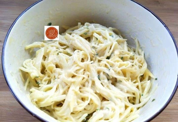 Buổi sáng mẹ chế biến bánh khoai tây kiểu này đảm bảo gây nghiện, con thích mê-7