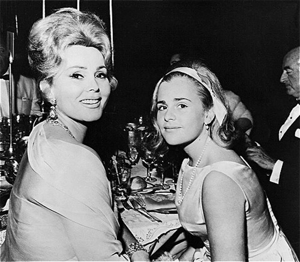 Bi kịch của tiểu thư sinh ra đã ngậm thìa bạc: Mẹ là hoa hậu, cha là ông trùm khách sạn nhưng đến cuối đời không chồng con, chết không ai đến nhận-2