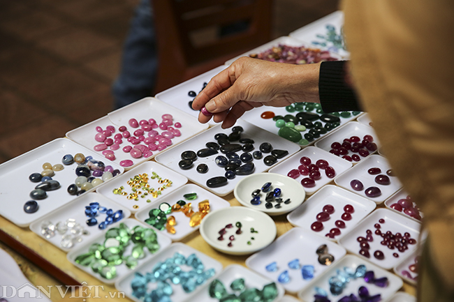 Hoa mắt khi khám phá phiên chợ đá quý triệu đô giữa lòng Hà Nội-3