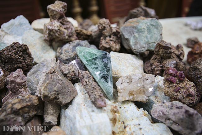 Hoa mắt khi khám phá phiên chợ đá quý triệu đô giữa lòng Hà Nội-7
