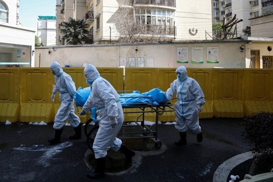 Số ca tử vong vì virus corona ở TQ vượt 1.800