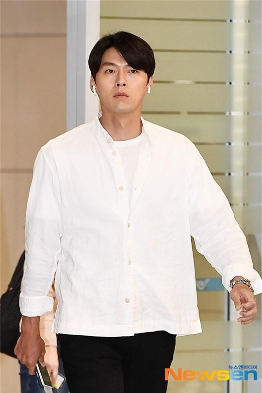 Hyun Bin ngoài đời thích diện vest như quý ông, vuốt tóc lãng tử-6