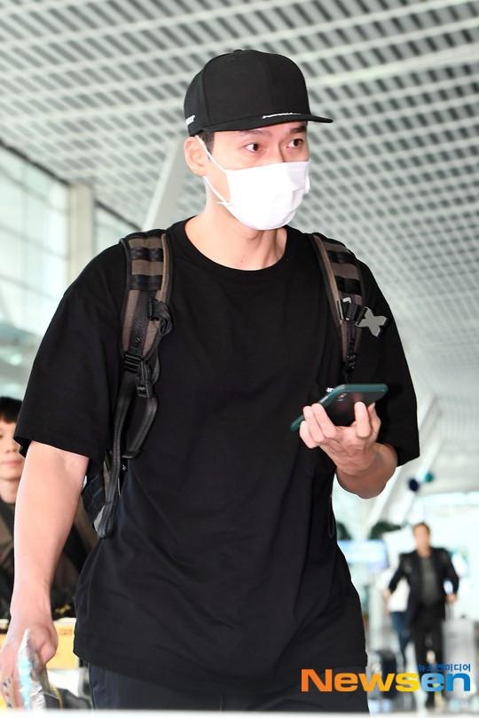 Hyun Bin ngoài đời thích diện vest như quý ông, vuốt tóc lãng tử-7