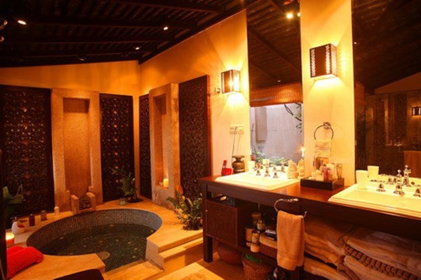 2 nàng hậu U50 chồng cưng hết mực: Người nhà 100 tỷ, kẻ được chồng tặng ngay biệt thự-12