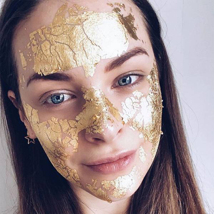 Đắp thử mặt nạ vàng 24K giá 2 triệu/lần của các ngôi sao, 5 cô nàng cảm thấy như vua chúa, da căng bóng tức thì-5