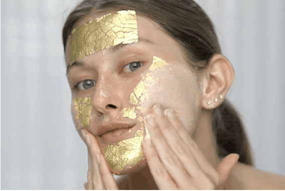 Đắp thử mặt nạ vàng 24K giá 2 triệu/lần của các ngôi sao, 5 cô nàng cảm thấy như vua chúa, da căng bóng tức thì-4