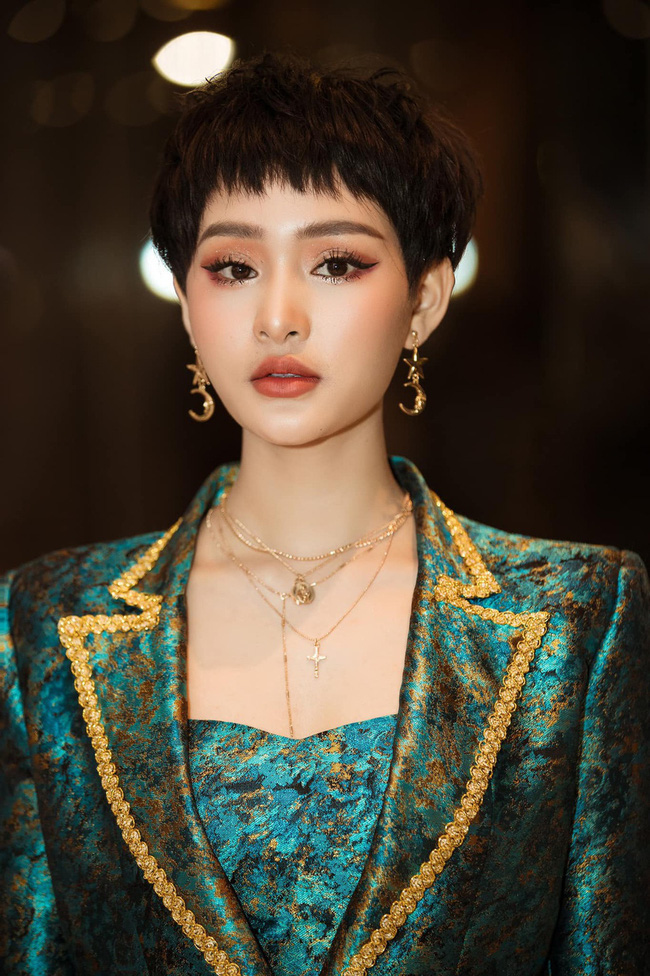 Hiền Hồ: Từ cô gái thị phi” đến mỹ nữ tạo hit của showbiz, khiến Trường Giang - Trấn Thành mê mẩn-8