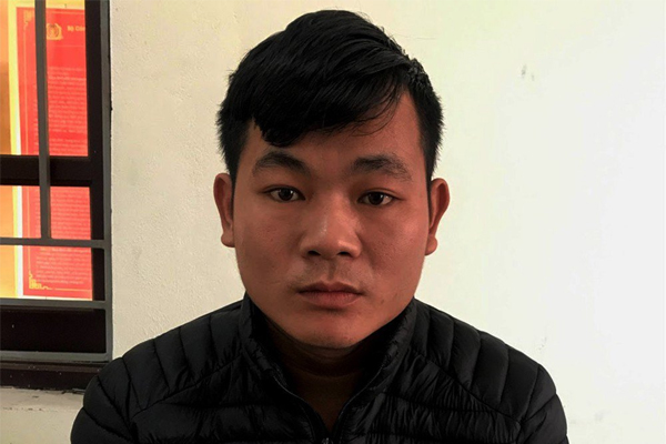 Xe ô tô chở 2 nhà sư va chạm với xe đi ngược chiều, 6 người nhập viện-2