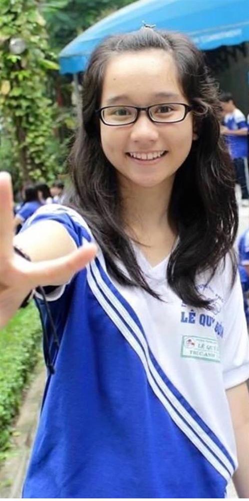 Loạt ảnh thời đi học của dàn hotgirl Việt đình đám: Hoá ra ai cũng có một thời trông quê quê, xấu xấu... dậy thì rồi mới lột xác đỉnh cao-7