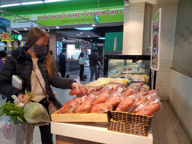 Hà Nội xuất hiện bánh mì thanh long 3.000 đồng/chiếc-2