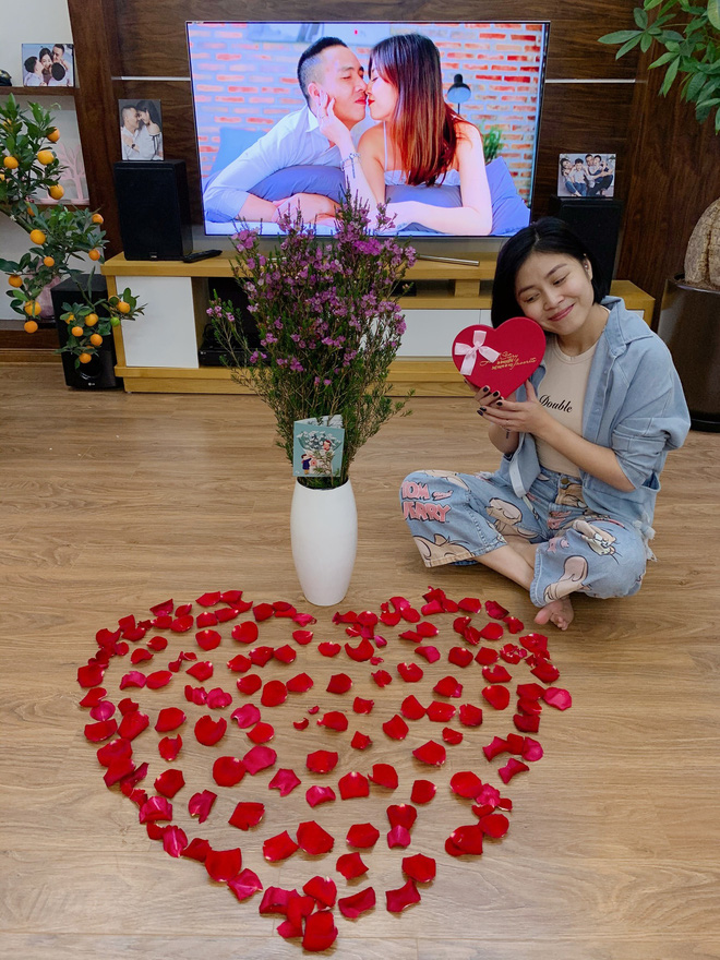 Hậu dằn mặt cô bồ cũ của chồng, MC Hoàng Linh khoe ăn Valentine dài hạn đến bây giờ: Chị đây xin chấp hết Tuesday nhé!-3