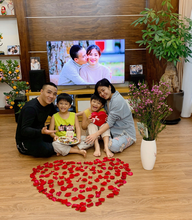 Hậu dằn mặt cô bồ cũ của chồng, MC Hoàng Linh khoe ăn Valentine dài hạn đến bây giờ: Chị đây xin chấp hết Tuesday nhé!-5
