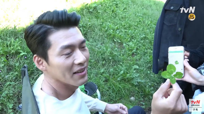 Hậu trường tập cuối Crash Landing On You: Seo Ye Jin mệt mỏi vì bám càng Hyun Bin, đại úy mê makeup ngó lơ luôn crush-10