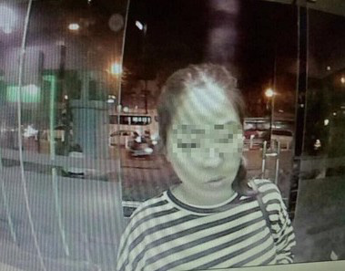 Người phụ nữ nhặt” 48 triệu đồng của người khác từ cây ATM bị xử phạt thế nào?-1