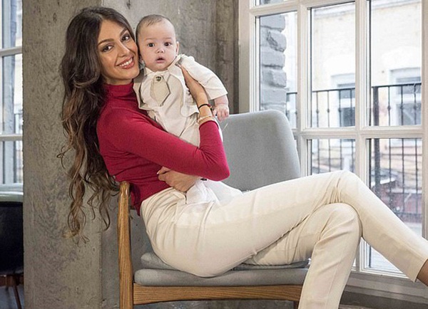 Hoa khôi Nga bất ngờ chia sẻ chuyện thâm cung bí sử: Bị vợ cũ của cựu vương Malaysia gọi điện dằn mặt chỉ sau 2 ngày kết hôn-2