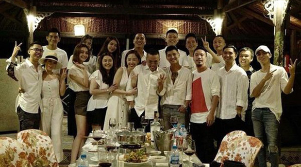 1 ngày trước đám cưới của Tóc Tiên - Touliver trên Đà Lạt: Cố giữ kín nhưng các khách mời check-in chuẩn bị kiểu này thì lộ từ vòng gửi xe!-15