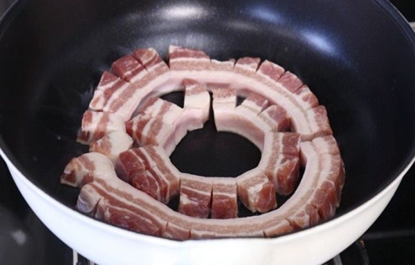 Thịt kho tàu mẹ làm theo cách này sẽ thơm, mềm, ngậy mà không hề ngán-4