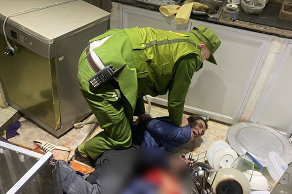 Nhân chứng bàng hoàng kể giây phút NSƯT Vũ Mạnh Dũng bị anh vợ ngáo đá dùng dao đâm tử vong-6