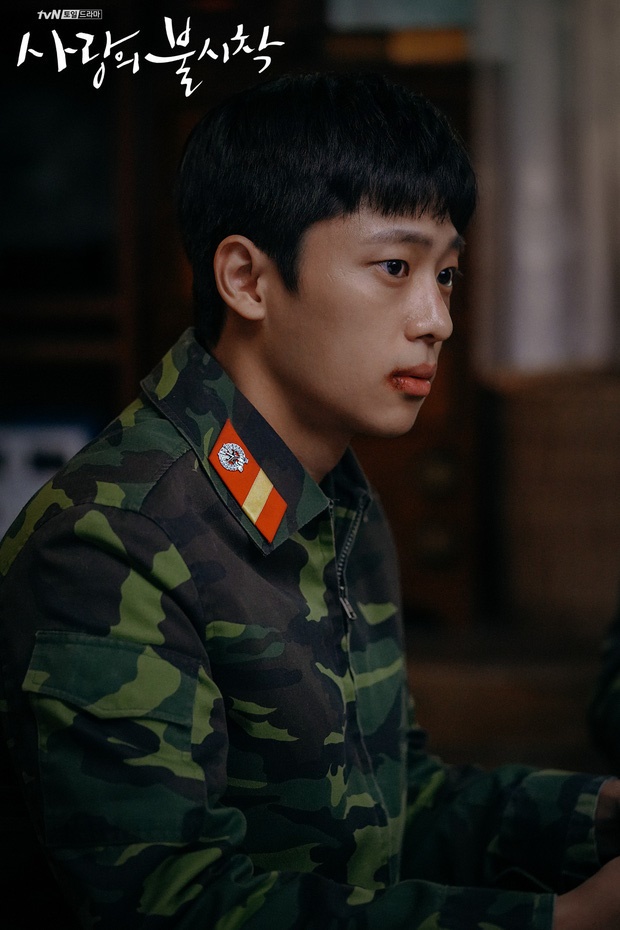 Học vấn toàn bê bối của dàn sao Crash Landing On You”: Người bị đuổi vì mải chạy show bỏ bê việc học, kẻ dính phốt đầu gấu trường học khét tiếng-11