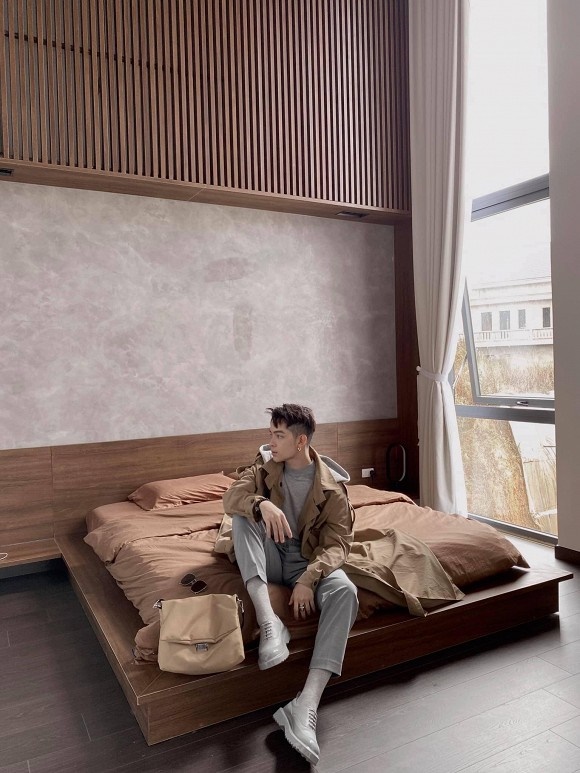 Nhà trên Đà Lạt của Tóc Tiên là một homestay vừa sang vừa xịn, 90% thiết kế đều bằng gỗ-10