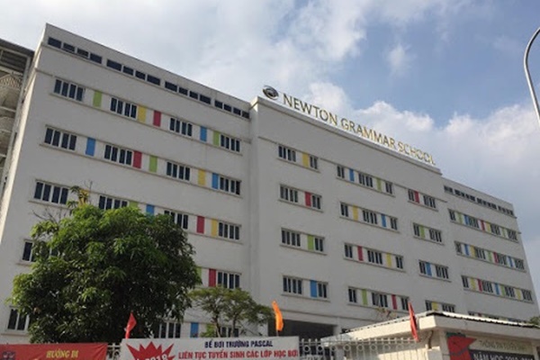 Học Thể dục online giữa mùa dịch, học trò lôi hẳn vận động viên bóng bàn nổi tiếng ra đáp bóng khiến ai nấy đều phì cười-5