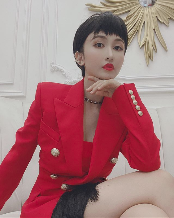 Mất tích hơn tháng trời trên Instagram, Mina Phạm - vợ 2 Minh Nhựa bất ngờ tái xuất với diện mạo khác lạ, bớt hẳn photoshop-1