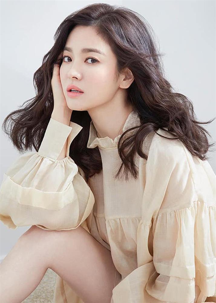 So sánh người cũ Song Hye Kyo và tình tin đồn hiện tại của Hyun Bin: Đẹp, giỏi, giàu rồi nhưng đường tình duyên lại vướng quá nhiều ồn ào-3