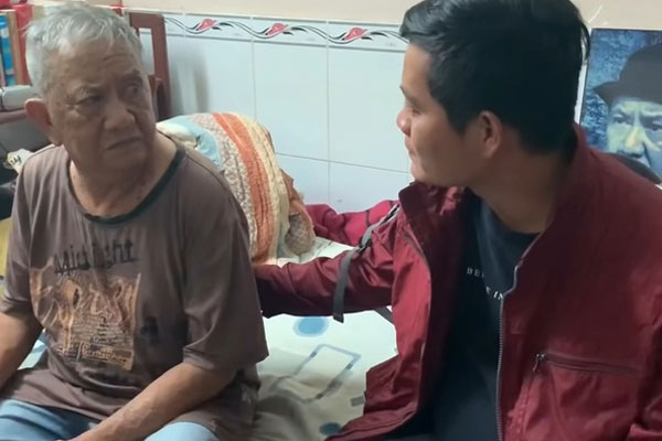 Chân dung nghệ sĩ khiến MC Lại Văn Sâm phải phá lệ, cúi đầu lạy làm sư phụ-5