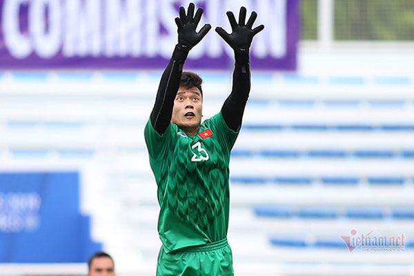 Chỉ một khoảnh khắc sai lầm, Bùi Tiến Dũng lập tức bị fan cà khịa-5