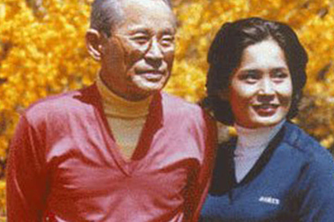 Lee Myung Hee: Con gái út tài giỏi nhà Samsung, bà mẹ chồng từng khiến con dâu là cựu Hoa hậu Hàn lên bờ xuống ruộng”-2