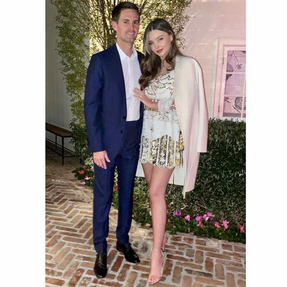 Cựu thiên thần Miranda Kerr chia sẻ bí quyết dưỡng da tuyệt đỉnh kể cả khi đã là bà mẹ ba con-1