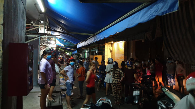 Chồng bị vợ đâm chết trong lúc cãi nhau, người thân ôm thi thể khóc ngất-2